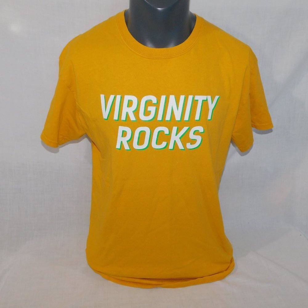 Danny Duncan Yellow White VIRGINITY ROCKS spelllout  T Shirt MENS L